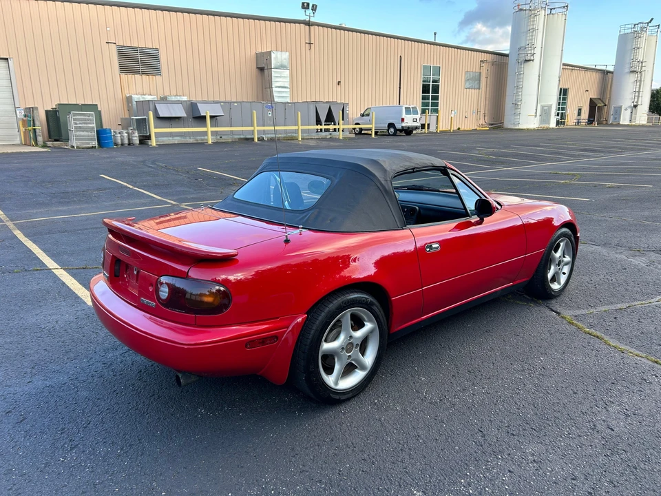 1990 Mazda NA MX-5 Miata - Image 23 of 31
