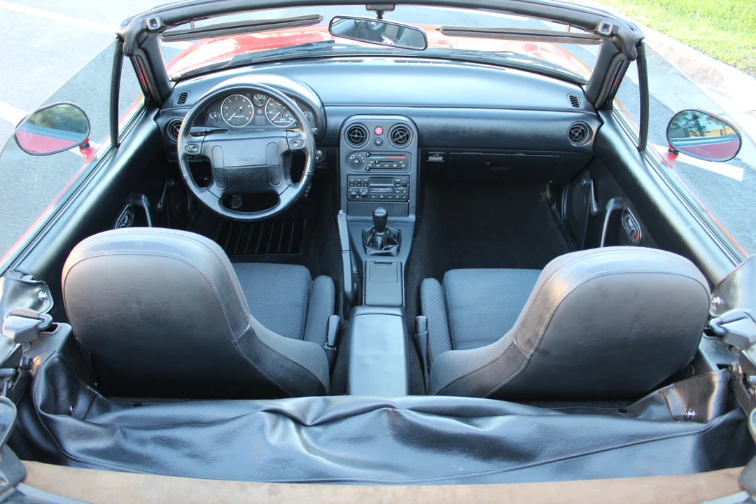 1990 Mazda NA MX-5 Miata - Image 23 of 31