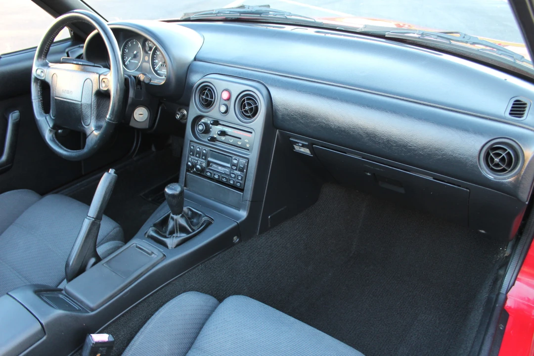 1990 Mazda NA MX-5 Miata - Image 25 of 31