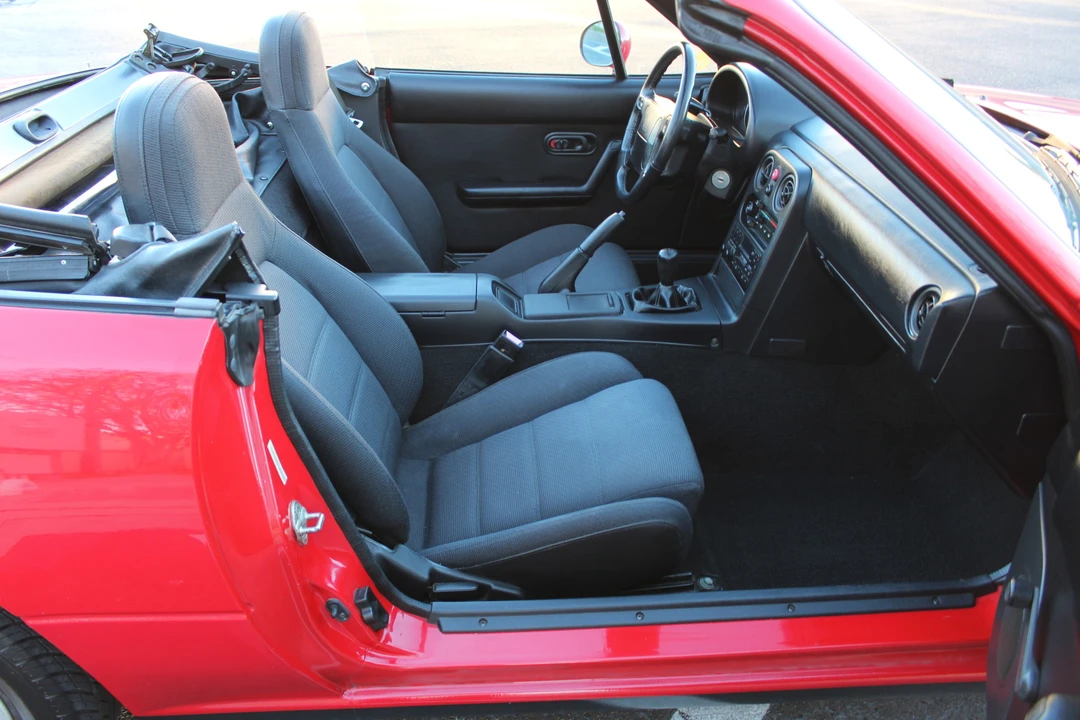 1990 Mazda NA MX-5 Miata - Image 29 of 31