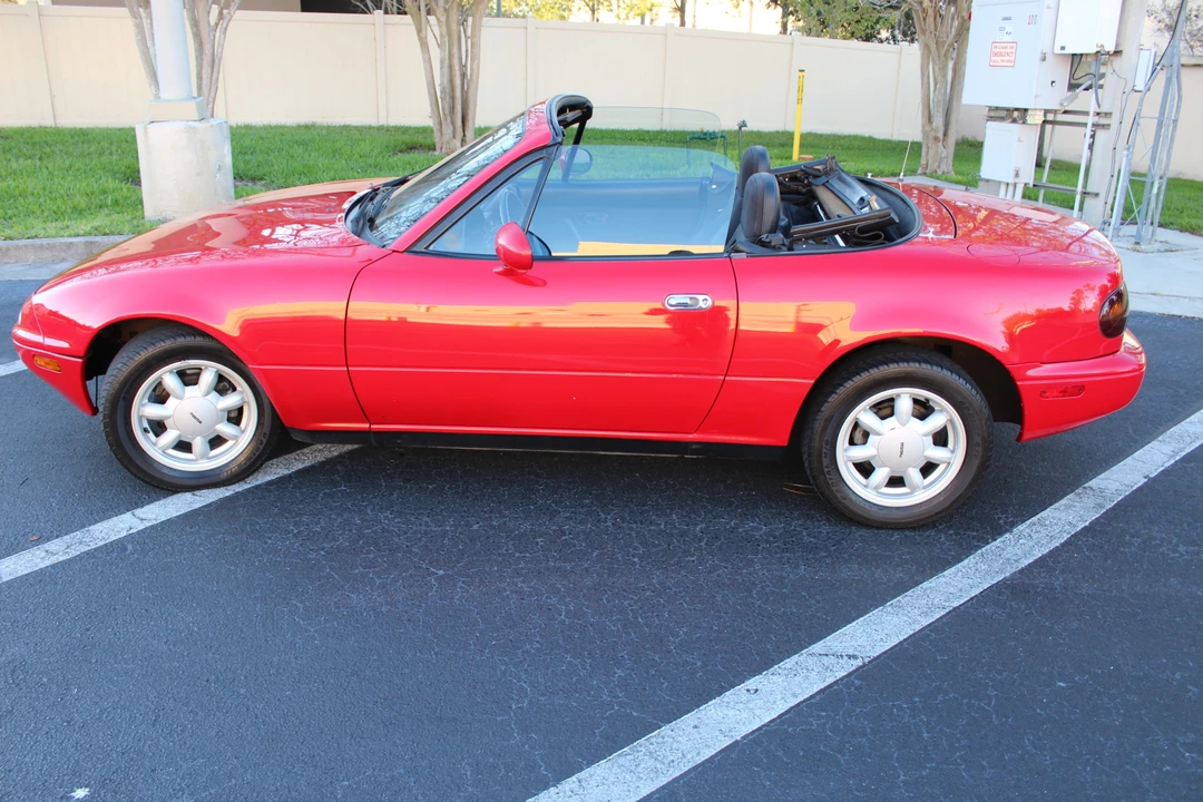 1990 Mazda NA MX-5 Miata - Image 4 of 31