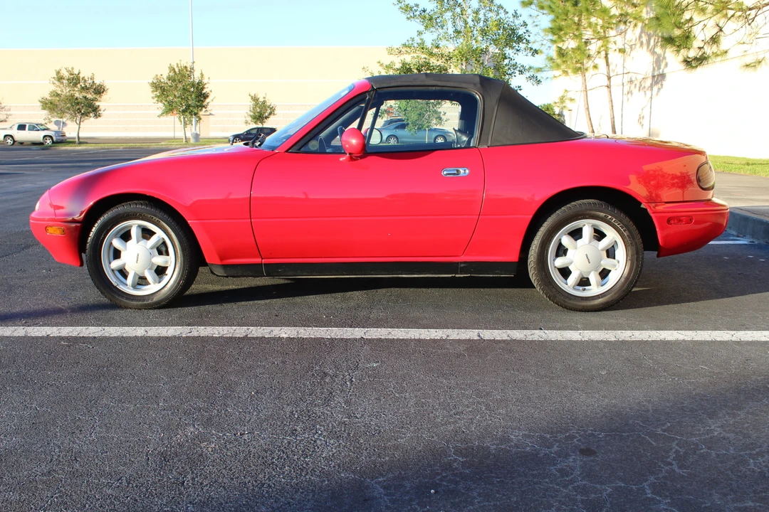 1990 Mazda NA MX-5 Miata - Image 17 of 31