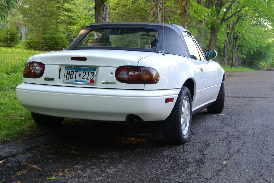 1990 Mazda NA MX-5 Miata - Image 27 of 31