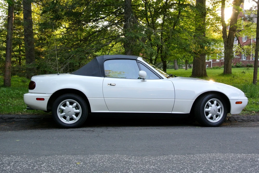 1990 Mazda NA MX-5 Miata - Image 25 of 31