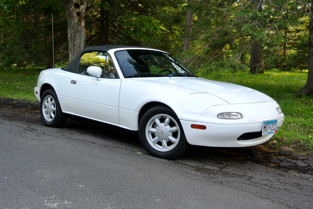 1990 Mazda NA MX-5 Miata - Image 24 of 31