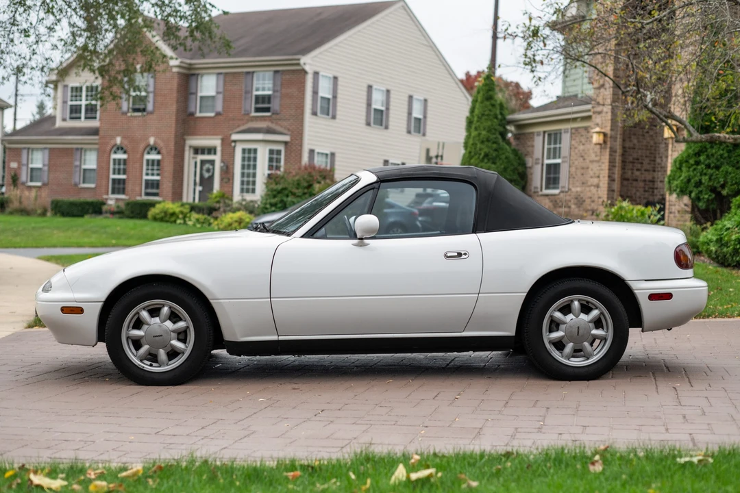 1990 Mazda NA MX-5 Miata - Image 16 of 31