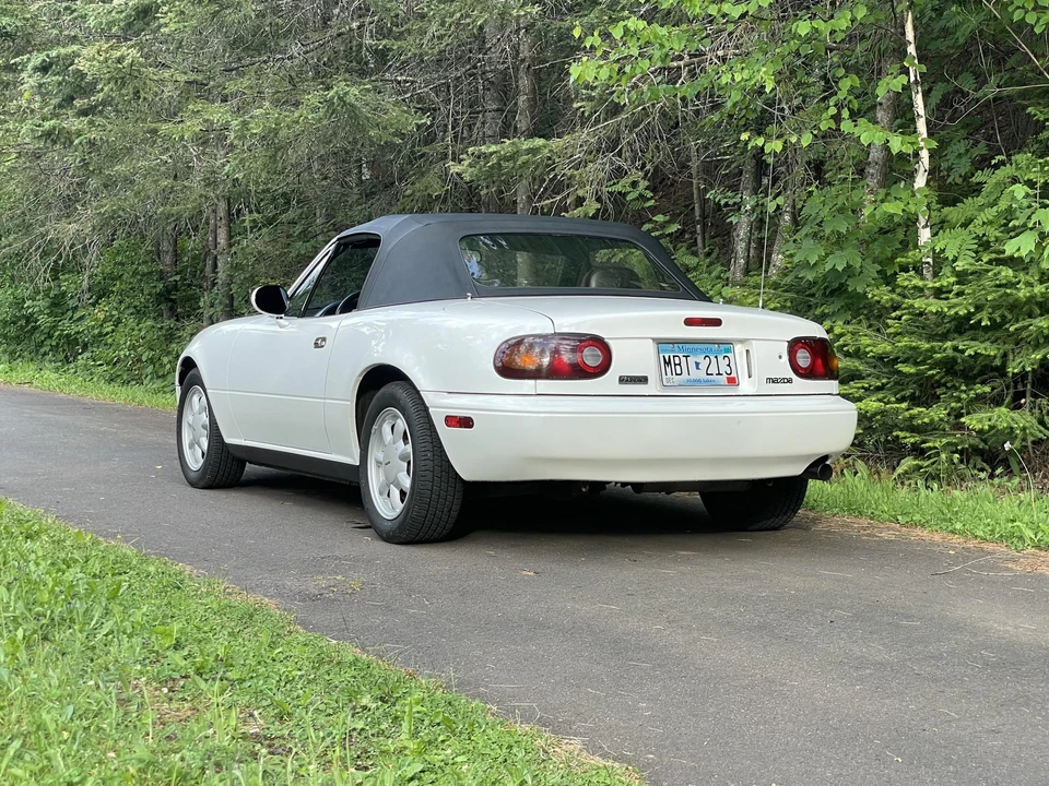 1990 Mazda NA MX-5 Miata - Image 14 of 31