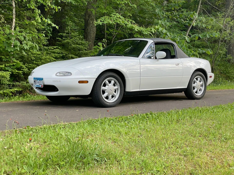 1990 Mazda NA MX-5 Miata - Image 2 of 31