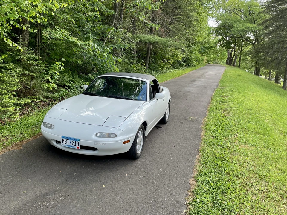 1990 Mazda NA MX-5 Miata - Image 19 of 31