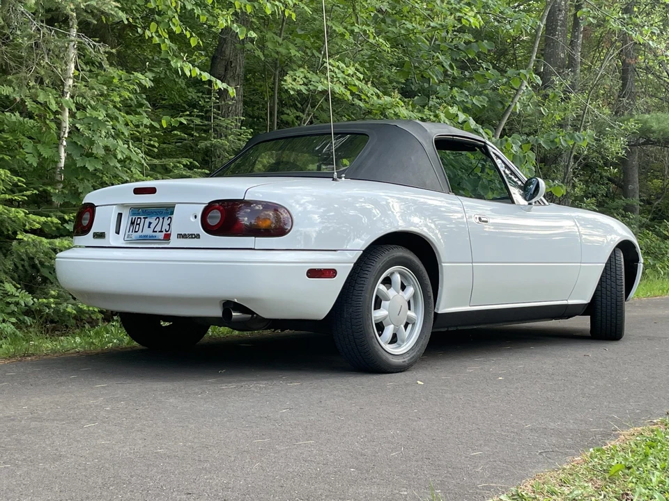 1990 Mazda NA MX-5 Miata - Image 10 of 31
