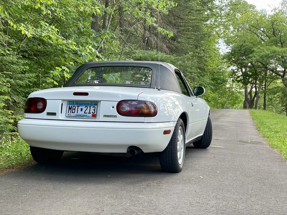 1990 Mazda NA MX-5 Miata - Image 11 of 31