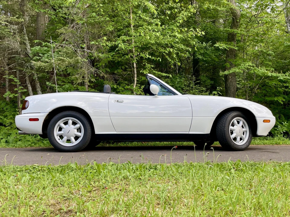 1990 Mazda NA MX-5 Miata - Image 8 of 31