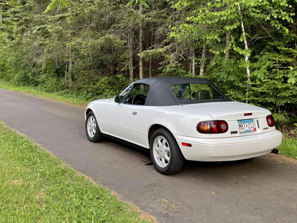 1990 Mazda NA MX-5 Miata - Image 15 of 31