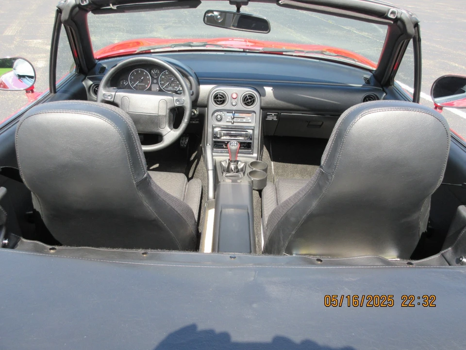 1990 Mazda NA MX-5 Miata - Image 15 of 21