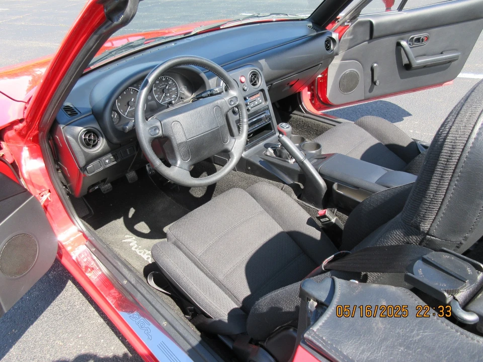 1990 Mazda NA MX-5 Miata - Image 13 of 21