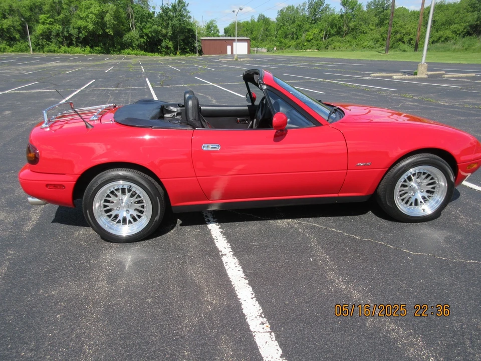 1990 Mazda NA MX-5 Miata - Image 8 of 21