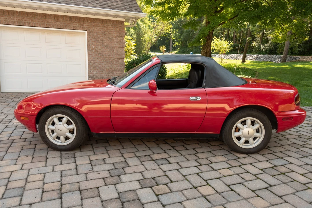 1990 Mazda NA MX-5 Miata - Image 17 of 31