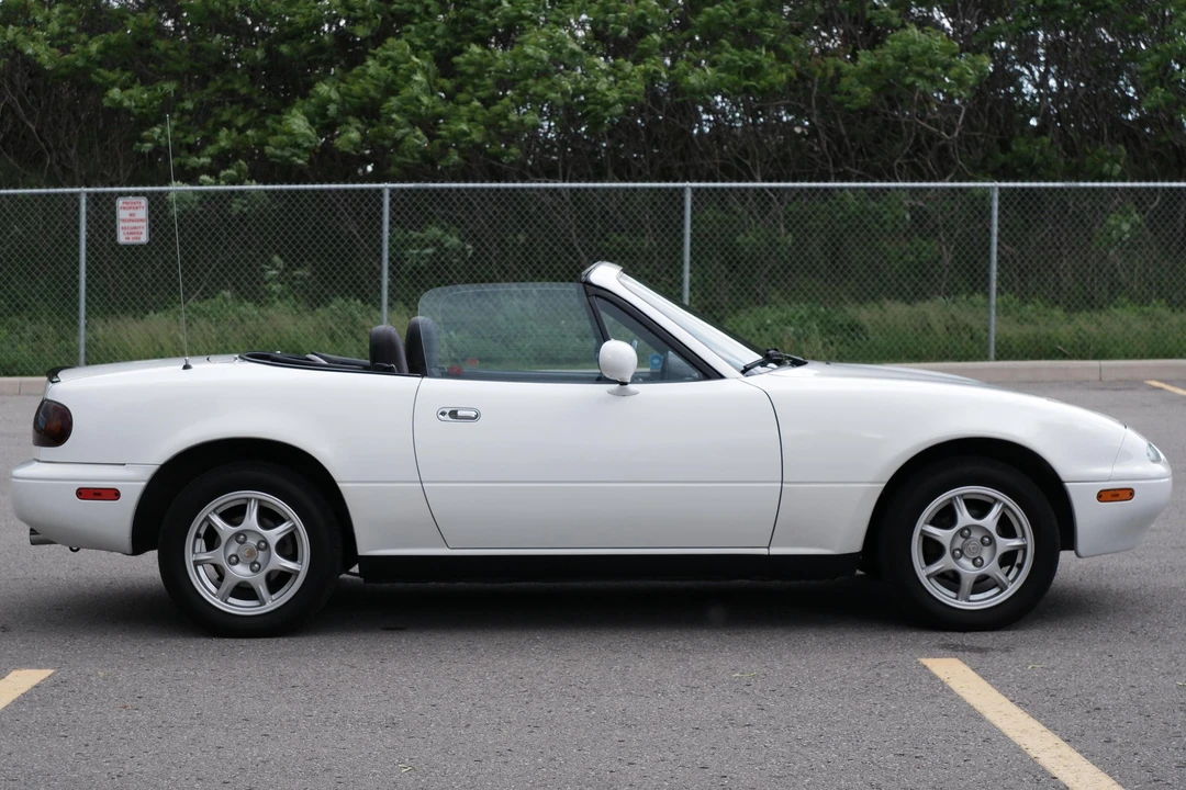 1990 Mazda NA MX-5 Miata - Image 3 of 5
