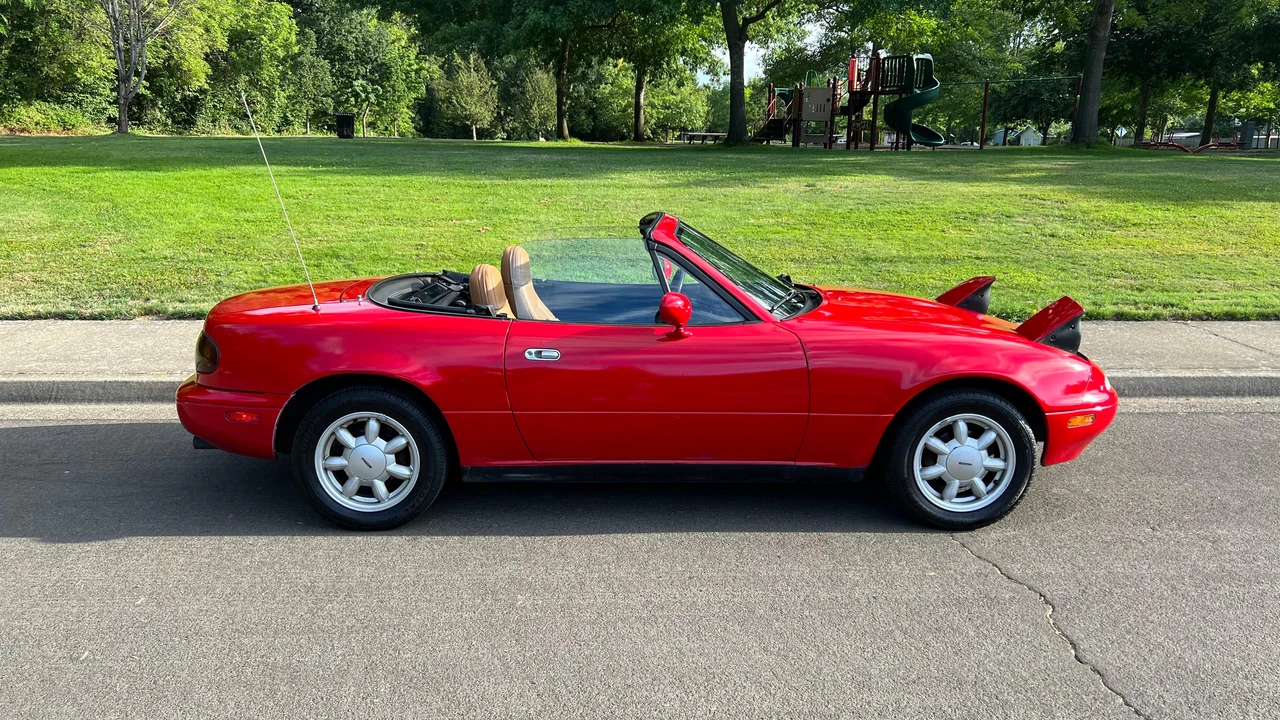1990 Mazda NA MX-5 Miata - Image 13 of 31