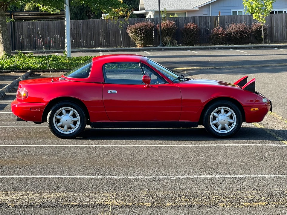 1990 Mazda NA MX-5 Miata - Image 25 of 31