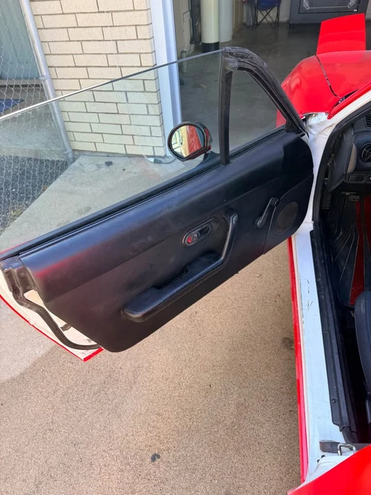 1990 Mazda NA MX-5 Miata - Image 7 of 10