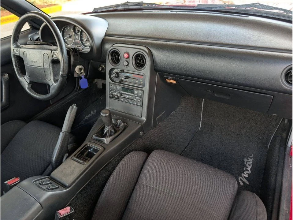 1990 Mazda NA MX-5 Miata - Image 15 of 20