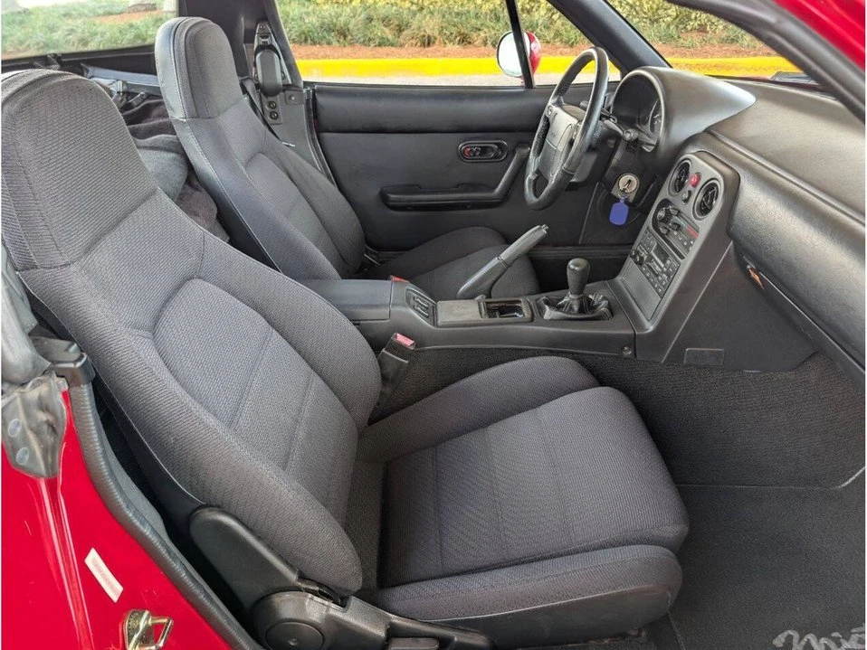 1990 Mazda NA MX-5 Miata - Image 17 of 20