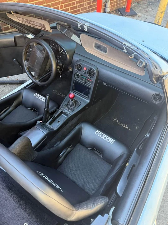 1990 Mazda NA MX-5 Miata - Image 8 of 9