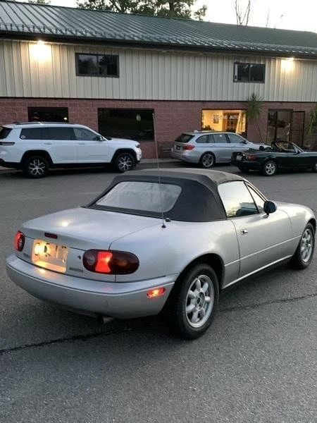 1990 Mazda NA MX-5 Miata - Image 5 of 15