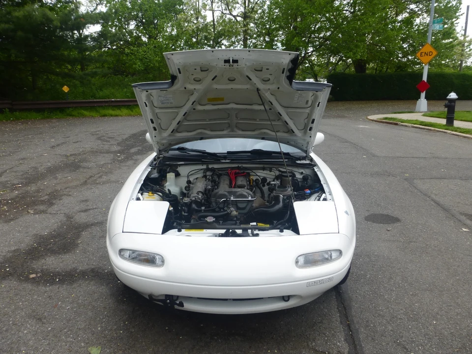 1990 Mazda NA MX-5 Miata - Image 24 of 31