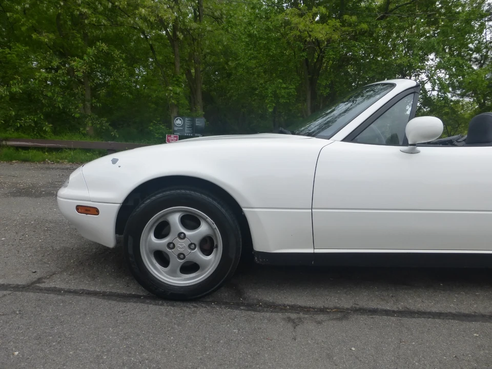 1990 Mazda NA MX-5 Miata - Image 9 of 31
