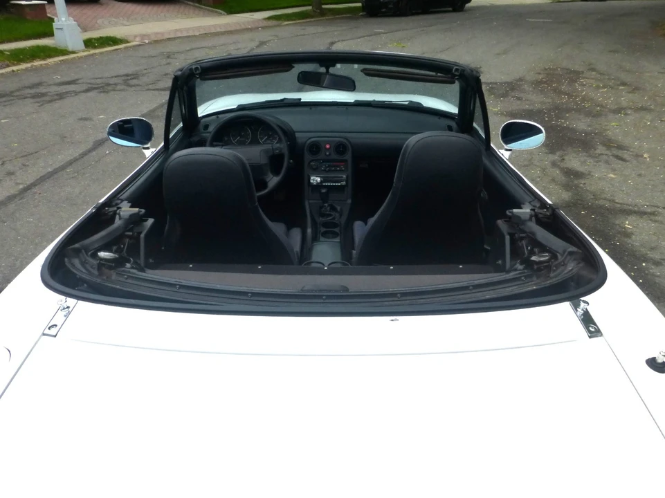 1990 Mazda NA MX-5 Miata - Image 13 of 31