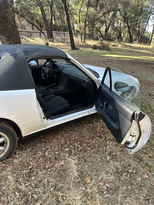 1990 Mazda NA MX-5 Miata - Image 5 of 7