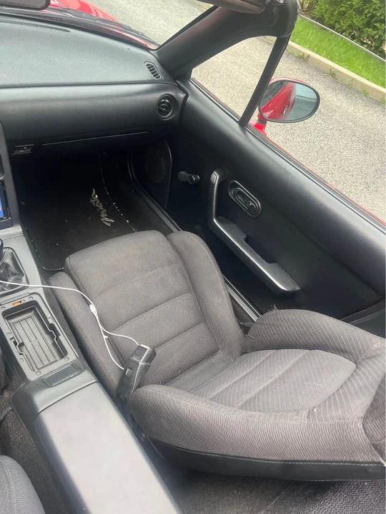 1990 Mazda NA MX-5 Miata - Image 9 of 14