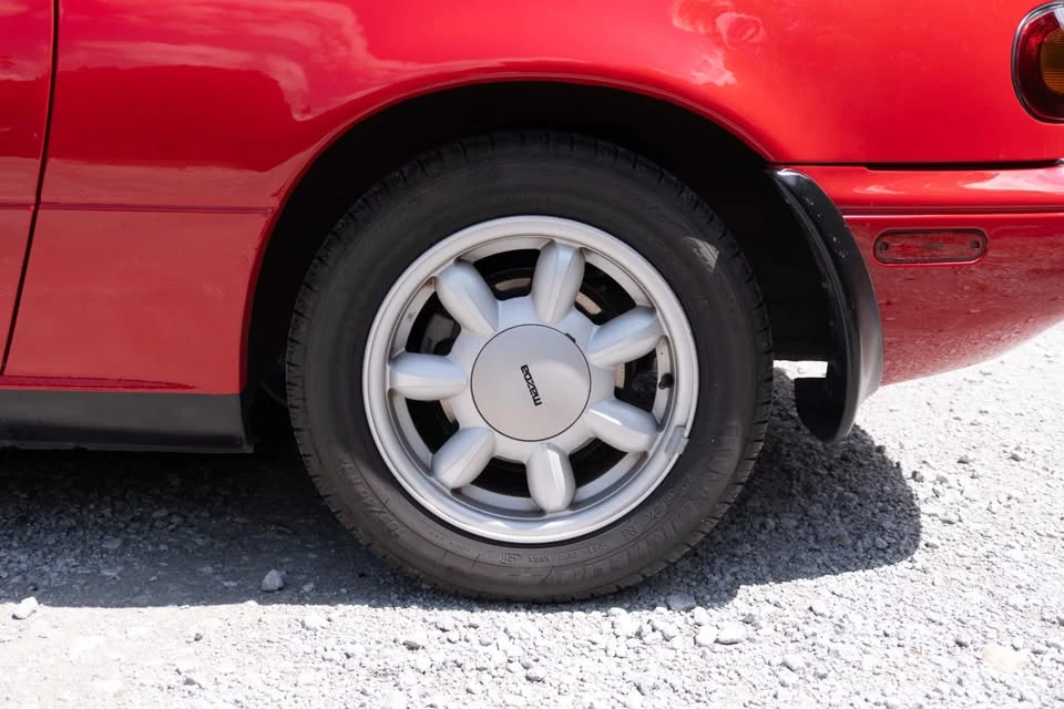1990 Mazda NA MX-5 Miata - Image 17 of 20