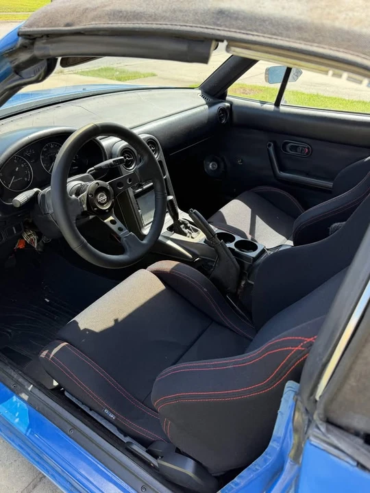1990 Mazda NA MX-5 Miata - Image 11 of 12