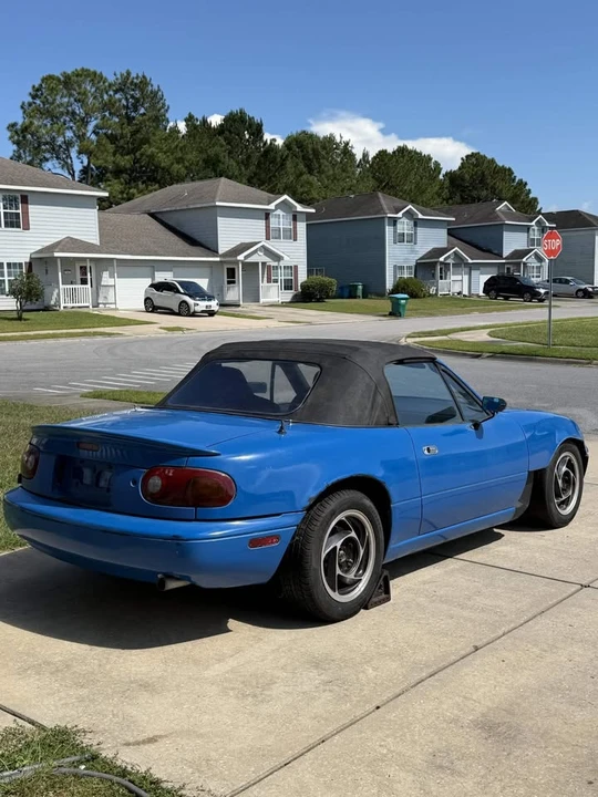1990 Mazda NA MX-5 Miata - Image 5 of 12