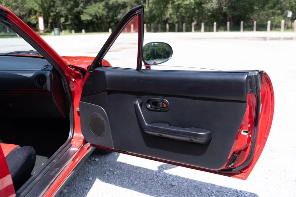 1990 Mazda NA MX-5 Miata - Image 8 of 20