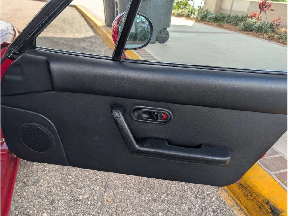 1990 Mazda NA MX-5 Miata - Image 18 of 20