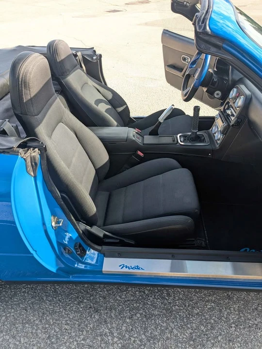 1990 Mazda NA MX-5 Miata - Image 15 of 16