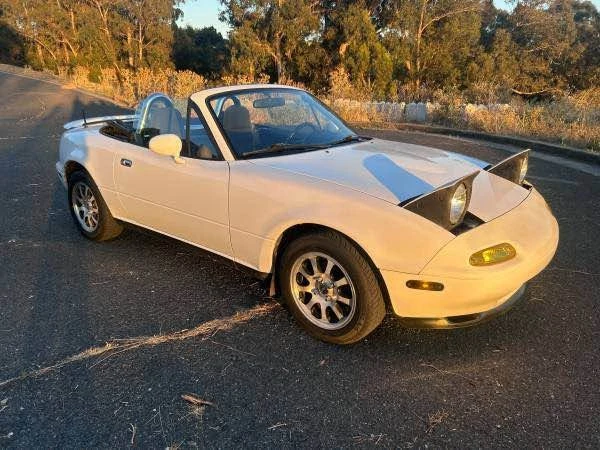 1990 Mazda NA MX-5 Miata - Image 6 of 9