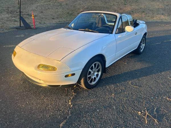 1990 Mazda NA MX-5 Miata - Image 5 of 9