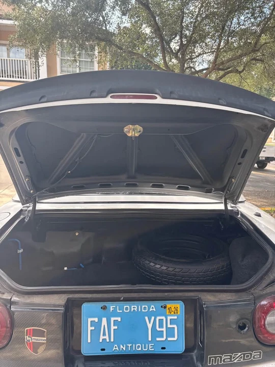 1990 Mazda NA MX-5 Miata - Image 14 of 19