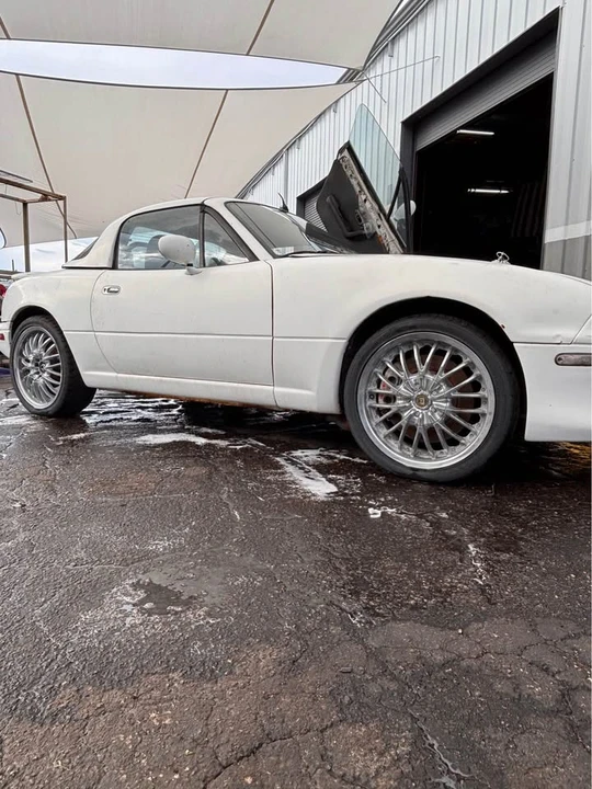1990 Mazda NA MX-5 Miata - Image 2 of 8