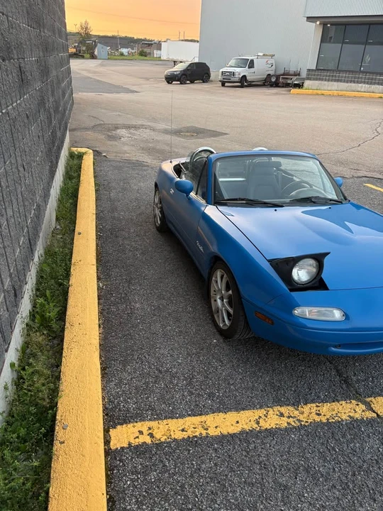 1990 Mazda NA MX-5 Miata - Image 5 of 9