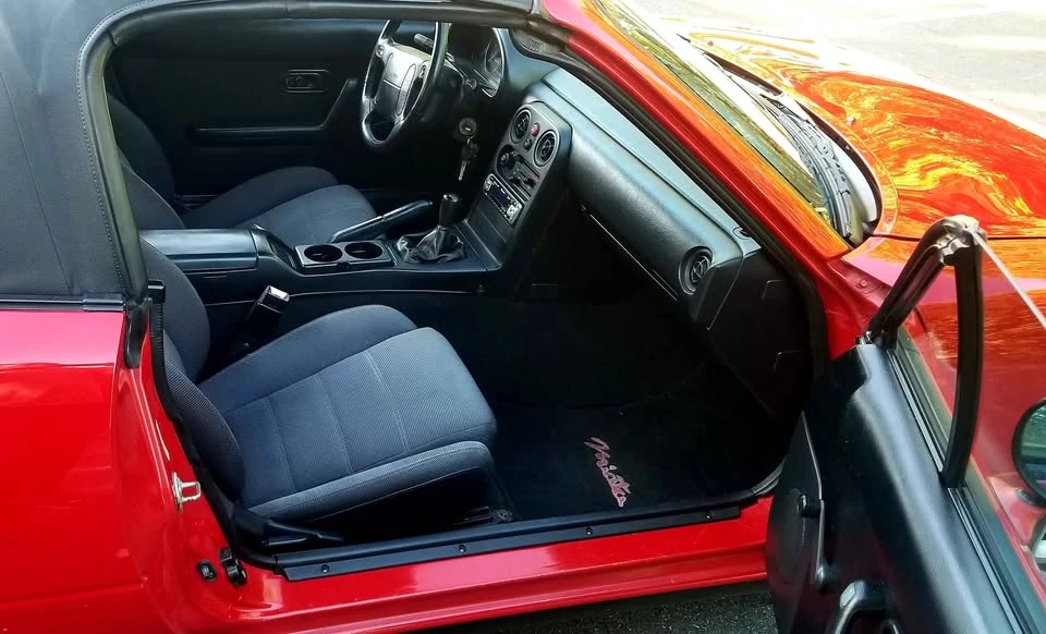 1990 Mazda NA MX-5 Miata - Image 6 of 14