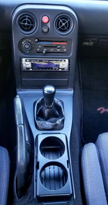 1990 Mazda NA MX-5 Miata - Image 11 of 14