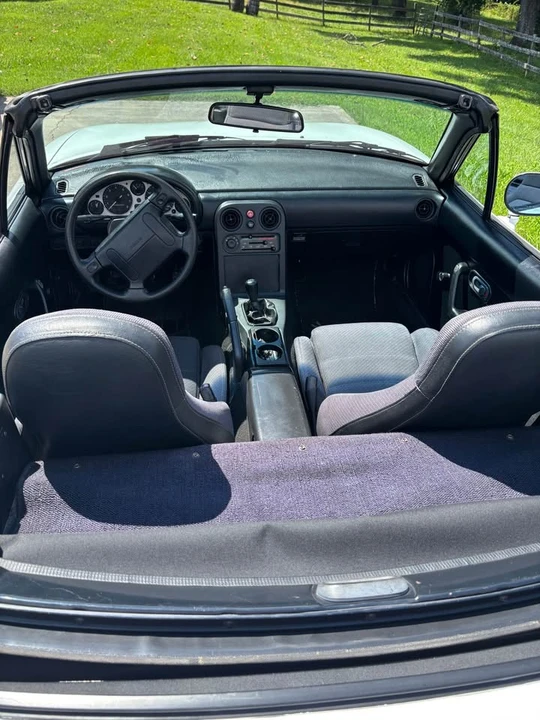 1990 Mazda NA MX-5 Miata - Image 14 of 18