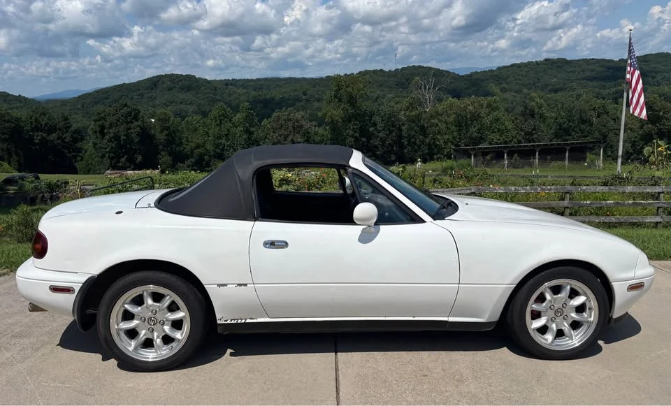 1990 Mazda NA MX-5 Miata - Image 2 of 18