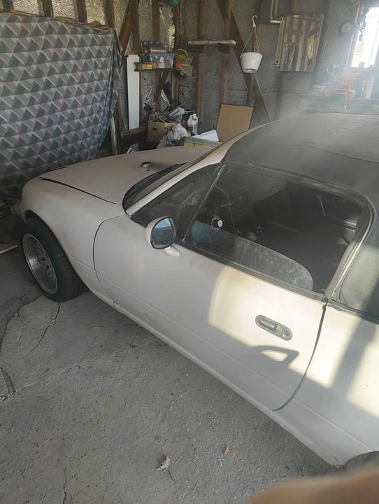 1990 Mazda NA MX-5 Miata - Image 9 of 10